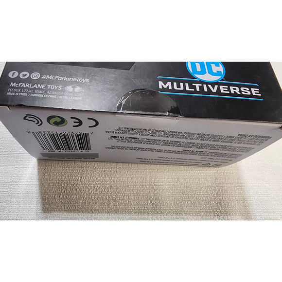 McFarlane Toys Platinum Edition DC Multiverse Hush 7" Action figure - Picture 6 of 7